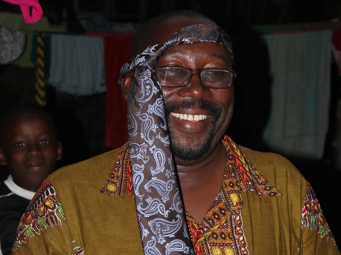 Oddo-got-a-new-tie-2848x4272